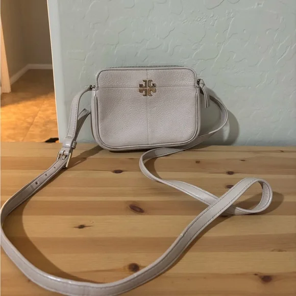 Tory Burch Light Pink Crossbody Bag - Picture 1 of 10